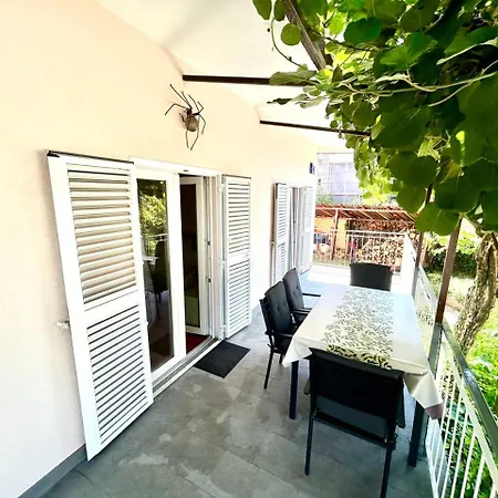 Ugrin With Terrace Appartamento